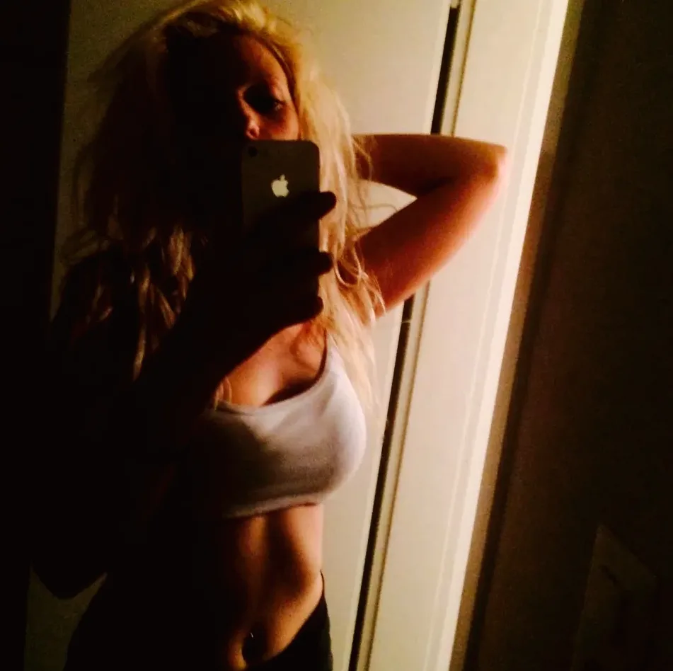 Antonia, 33