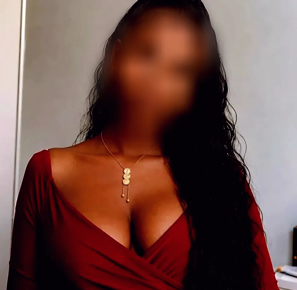 Ida, 23