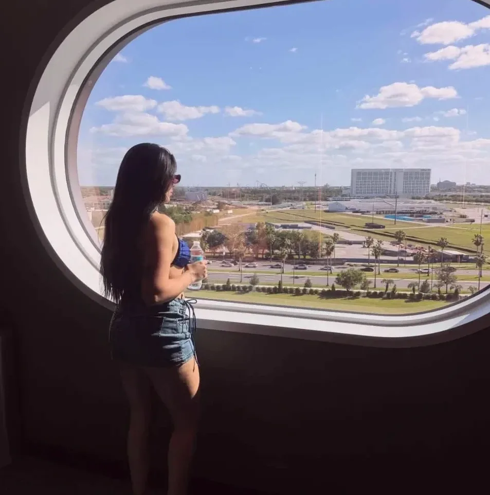 Jessica, 20