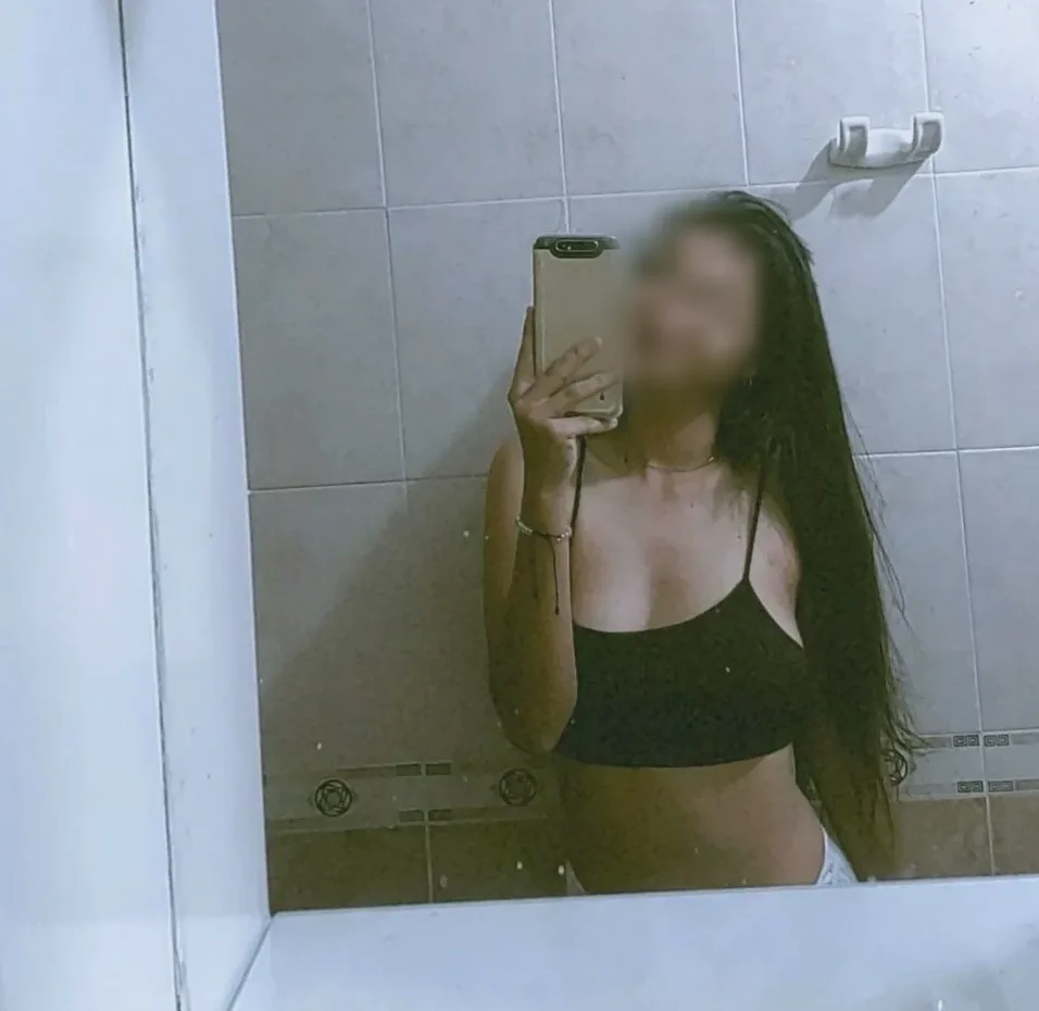 Juliane, 22