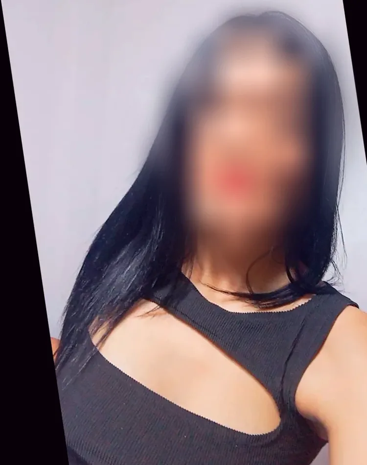 Marina, 25