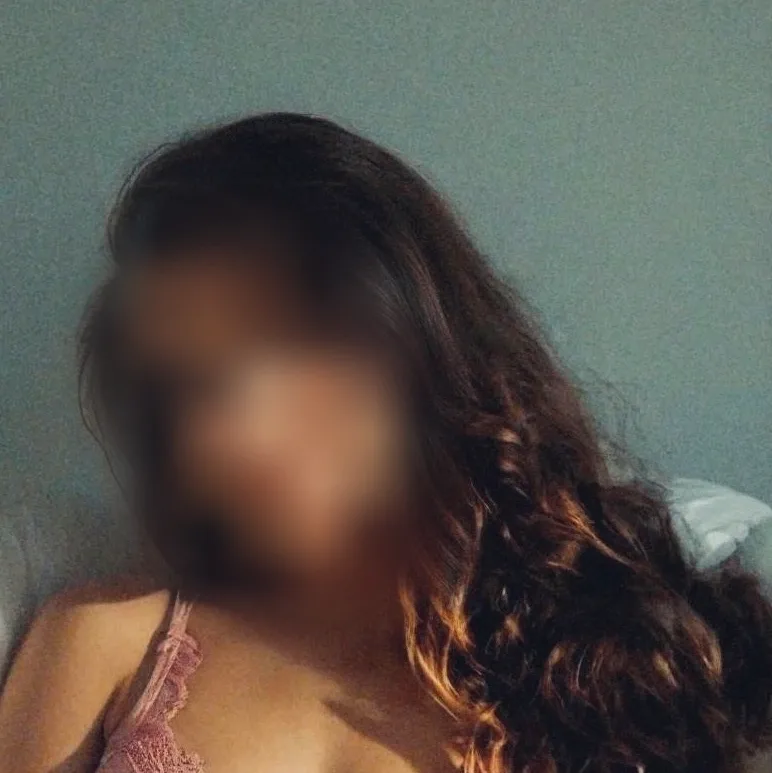 Mira, 25