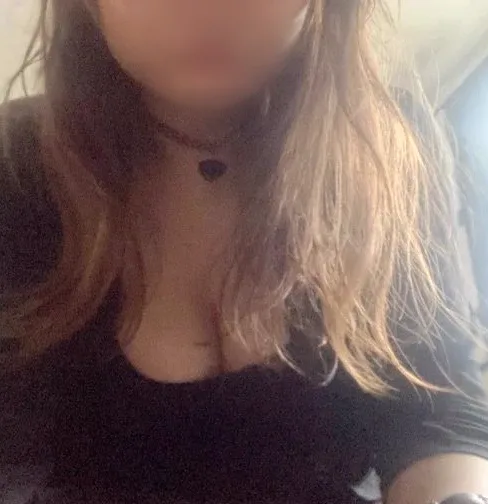 Miriam, 28