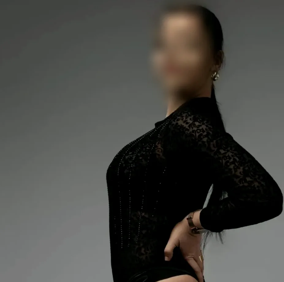 Nicole, 24