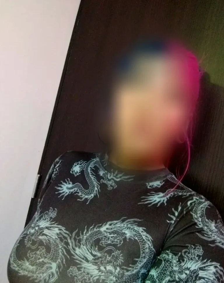 Thea, 32