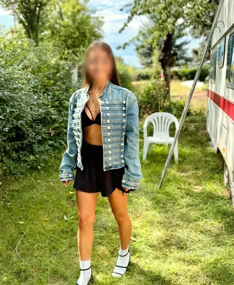 Yasmin, 26